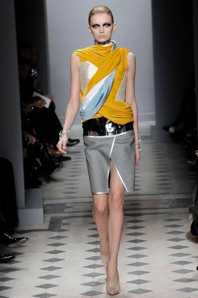 Look 26